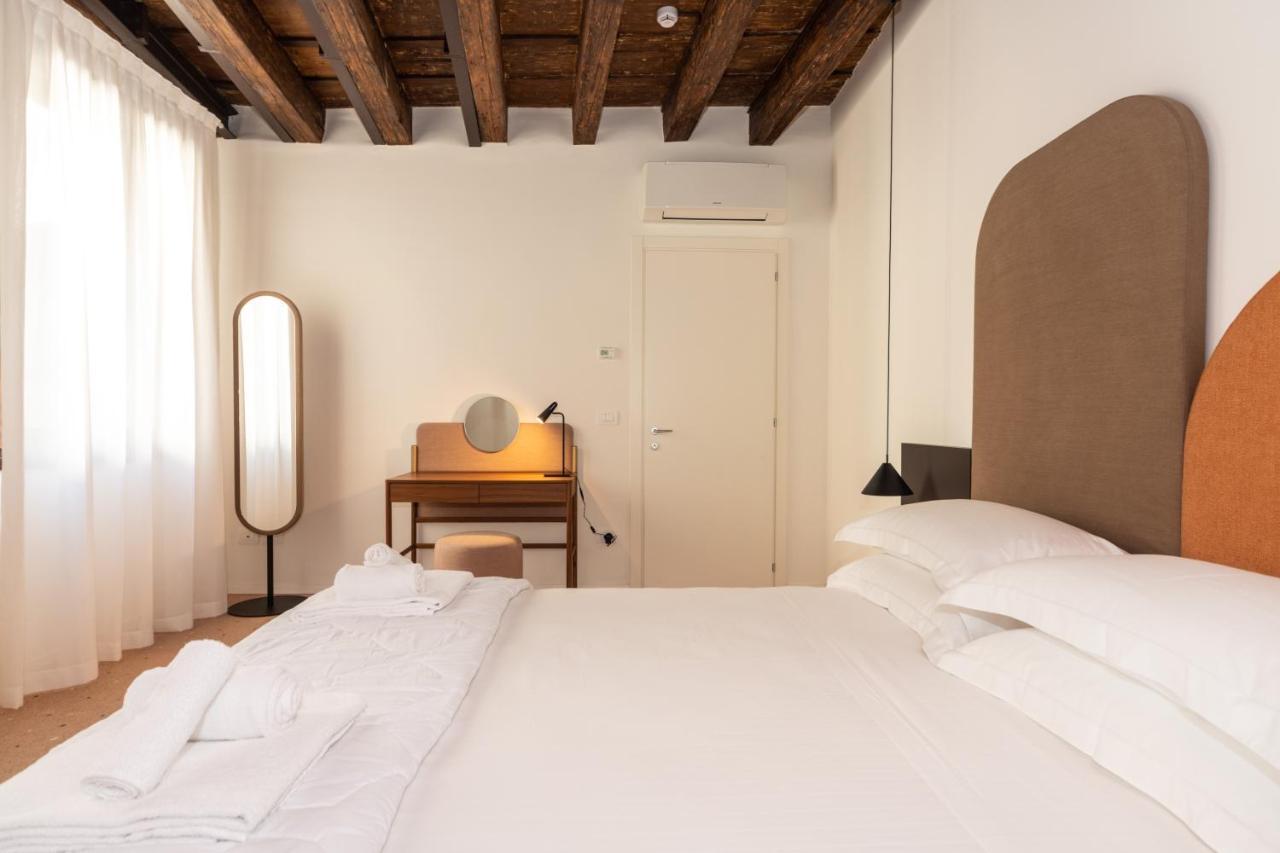 Palazzo Miracoli Apartments Velence Kültér fotó